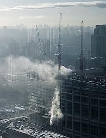 Пожар в строящемся здании рядом с офисом Сбербанка на Кутузовском проспекте