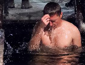 Праздник Богоявления (Крещение) Господня. Крещенские купания в Останкинском пруду