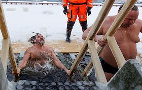 Epiphany bathing on the Neva