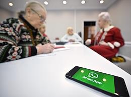 Lesson for older people 'Smartphones' at the Central Library named after N.A. Nekrasova