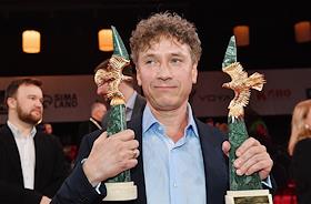 Торжественная церемония вручения кинематографической премии 'Золотой Орел' в 1-м павильоне киноконцерна 'Мосфильм'