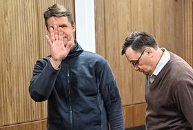 Оглашение приговора по уголовному делу основателя екатеринбургской металлургической компании «Макси-групп» Николая Максимова и трех ее бывших топ-менеджеров, обвиняемых в обвиняемых в особо крупном мошенничестве при продаже акций компании ОАО «Новолипецкий металлургический комбинат» (НЛМК), а также отмывании средств в Мещанском районном суде