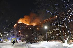 Тушение пожара в жилом шестиэтажном доме на улице Черняховского