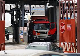 Обстановка возле нефтеперерабатывающего завода «Невский мазут» (ООО «Невский мазут») на Глухоозерском шоссе, где в ночь на 31 января упали обломки беспилотного летательного аппарата (БПЛА), сбитого системой ПВО