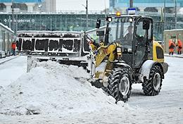 Genre photography. Snow in Moscow