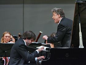 Концерт. Российский национальный оркестр. Дирижер Василий Синайский, солист Алексей Володин (фортепиано). Концертном зале имени П.И.Чайковского