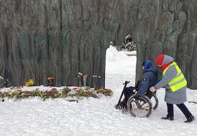 Ситуация у Стены скорби, памятника жертвам сталинских репрессий, в связи со смертью Алексея Навального