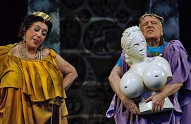 Премьера спектакля по мотивам античных комедий 'Свободу за любовь' в постановке А.Ширвиндта на сцене театра Сатиры