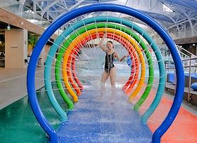 Пресс-тур  в термальный комплекс «Юга» в поселке Горный Щит (пригород Екатеринбурга) по поводу  открытия водного аттракциона «Серф-волна» (флоурайдер)