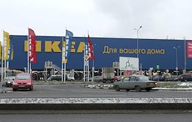 Пешеходный мост, объединяющий здания торгового комплекса МЕГА 'Белая Дача'