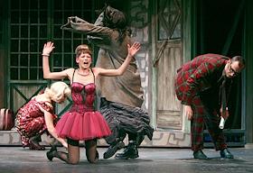 Прогон спектакля 'Шум за сценой' в театре им. Моссовета