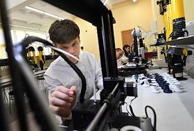 Students of the Simferopol College of Radio Electronics during the production of products for stabilizing ammunition during flight, printed on a 3D printer, for further shipment to the Special Military Operation (SMO) zone