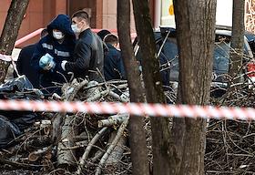 Место, где взорвали автомобиль Toyota Land Cruiser Prado, принадлежавший бывшему подполковнику Службы безопасности Украины (СБУ) Василия Прозорова на Коровинском шоссе в Западном Дегунино