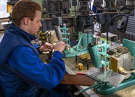 Экскурсия на часовой завод 'Ракета' в Петергофе