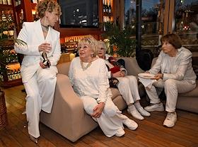 46-й Московский международный кинофестиваль (ММКФ). Мероприятие 'Белый прием' и церемония вручения премии 'Аванс' журнала 'Кинорепортер' в ресторане 'Чаiка'