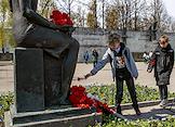 Торжественно-траурный митинг на Невском воинском кладбище