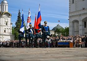 Церемония приведения к клятвам учащихся кадетских и юнармейских классов Федеральной службы охраны России на Соборной площади Московского Кремля