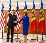 Президент Молдавии Майя Санду и госсекретарь США Энтони Блинкен во время пресс-конференции