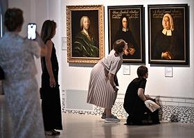 XXVI Петербургский международный экономический форум (ПМЭФ) 2024. Открытие сезона белых ночей от 'Гранд отеля Мойка 22'. Посещение выставки 'Приключения барона Мюнхгаузена в России' в Манеже Малого Эрмитажа и прием на террасе Bellevue в 'Гранд отеле Мойка 22'