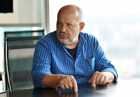 Учитель истории и обществознания школы №91 Николай Беларев и учитель истории школы № 91 Ирина  Беларева в ИД 'Коммерсантъ'