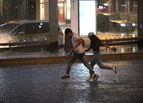 Жанровые фотографии. Погода в Москве