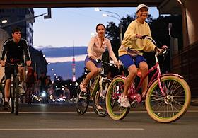 Московский ночной велофестиваль 2024. Стиль велофестиваля — 'Светящийся праздник'