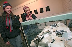 Выставка Хайма Сокола на Арт-стрелке в галерее 'Арт-проджект'.
