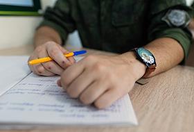 Прохождение военной службы по призыву в Пограничном управлении ФСБ РФ в Калининграде. Курс молодого бойца. Военнослужащий срочной службы во время служебно-боевой подготовки