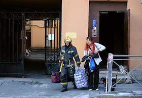 Угроза обрушения фасада дома 1/44 на Большой Зелениной улице