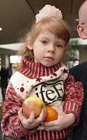 Российский Фонд Помощи - Рита Белоглазова 3 года, мама Белоглазова Лилия, папа Белоглазов Виталий в ИД 'КоммерсантЪ'