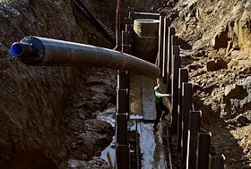 Жанровые фотографии. Старт строительства первого жилого дома на крупнейшей площадке комплексного развития территорий (КРТ), объявленного Правительством Новосибирской области, – микрорайоне 'Клюквенный'. Первый заместитель министра строительства Новосибирской области Дмитрий Тимонов совместно с генеральным директором оператора проекта АО «АРЖС» Ашотом Рафаэляном посетили стройплощадку будущего микрорайона, где только первым этапом, в ближайшие 5 лет, будет построено более 312 тыс. кв. м жилья для 10 тысяч новосибирцев