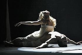 Спектакль 'Ромео и Джульетта' У.Шекспира в постановке режиссёра Сергея Алдонина в исполнении студентов Всероссийского Государственного института кинематографии имени С.А. Герасимова мастерской Александра Ленькова на сцене Московского драматического театра имени К.С.Станиславского