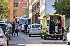 Ситуация в жилом комплексе 'Лефортово Парк', где найдены выпавшие из окна девочка и женщина