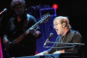 Концерт певца и композитора Лучио Далла (Италия) в Светлановском зале Московского международного Дома музыки