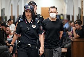 Рассмотрение ходатайства следствия о продлении срока содержания под стражей совладельцу компании 'Олимпситистрой' Александру Фомину, обвиняемому по делу о даче взяток бывшему заместителю министра обороны России Тимуру Иванову,  в Басманном районном суде