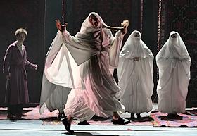 Пресс-показ музыкального спектакля Юрия Энтина, Давида Тухманова 'Багдадский вор и черная магия' в постановке режиссера Егора Перегудова на основной сцене Московского академического театра имени Владимира Маяковского