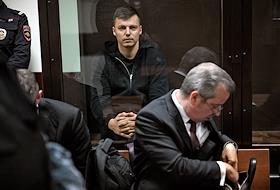 Избрание меры пресечения блогеру Валерии Чекалиной и ее бывшему мужу Артему Чекалину, обвиняемым в незаконном переводе денежных средств за границу, в Троицком районном суде