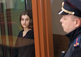 Оглашение приговора Виктории Мухаметовой, обвиняемой в передаче в адрес спецслужб Украины за денежное вознаграждение сведений военно-технического характера (ст. 275 УК РФ) в Свердловском областном суде