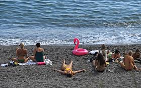 Vacationers in the autumn season in Crimea