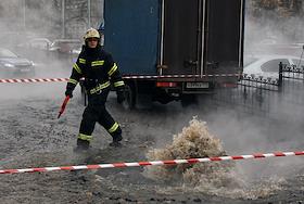 Авария на теплотрассе в Выборгском районе Санкт-Петербурга