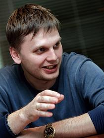 Глеб Ерохин, руководитель мебельной фабрики 'Герцог'; Евгений Бойченко, руководитель Программы 'МВА Маркетинг' Московской международной высшей школы бизнеса МИРБИС; Андрей Мудрый, коммерческий директор компании 'Экспедиция', в ИД 'КоммерсантЪ'