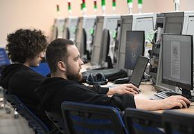 Жанровая фотография. Российский технологический университет МИРЭА. Учебный процесс. Программа переподготовки на базе человекоподобных роботов в сотрудничестве с Robort