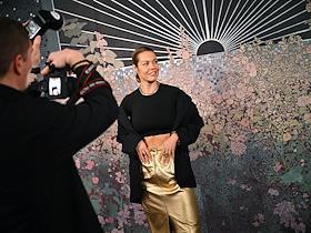 Выставка в рамках Программы поддержки молодого искусства художника Тамары Шипициной 'Палисадники' в Московском музее современного искусства (MMOMA)