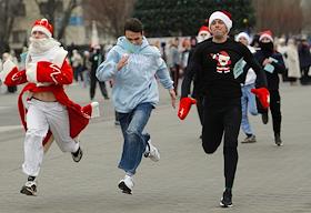Парад елок и забег Деда Мороза в Волжском