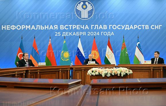 Рабочая поездка президента России Владимира Путина в Санкт-Петербург. Неформальная встреча лидеров государств – участников Содружества Независимых Государств (СНГ) в курортном комплексе 'Игора'