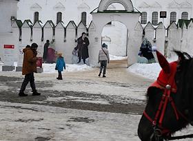 Выставка 'Борис Кустодиев. Патриархальная Россия' в Крестовой палате Суздальского кремля
