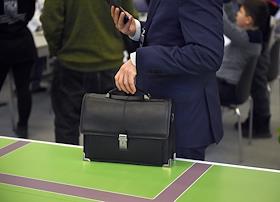 Жанровые фотографии. Международный форум-выставка 'Сибирская строительная неделя — 2025' в международном выставочном комплексе (МВК) 'Новосибирск Экспоцентр'. Работа Международной выставки в области строительства и дизайна