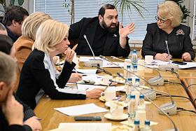Заседание рабочей группы под руководством председателя комитета ГД России по защите семьи, вопросов отцовства, материнства и детства Нины Останиной на тему совершенствование законодательства направленного на защиту граждан от нападения бездомных животных в Государственной Думе (ГД) России