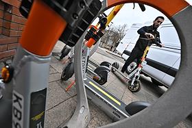 Жанровая съемка. Начало сезона аренды самокатов в Москве. Самокаты компании Whoosh