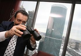 Певец Вилли Токарев выбирает апартаменты в 'Башне Федерация' в деловом центре 'Москва-Сити'